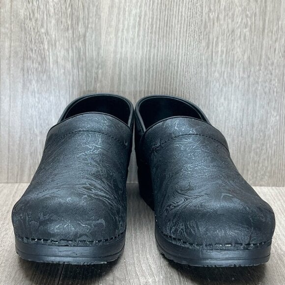 Sanita Shoes Womens Sz 38 Tooled Leather The Original Danish Clogs Slip On Black - Picture 4 of 13
